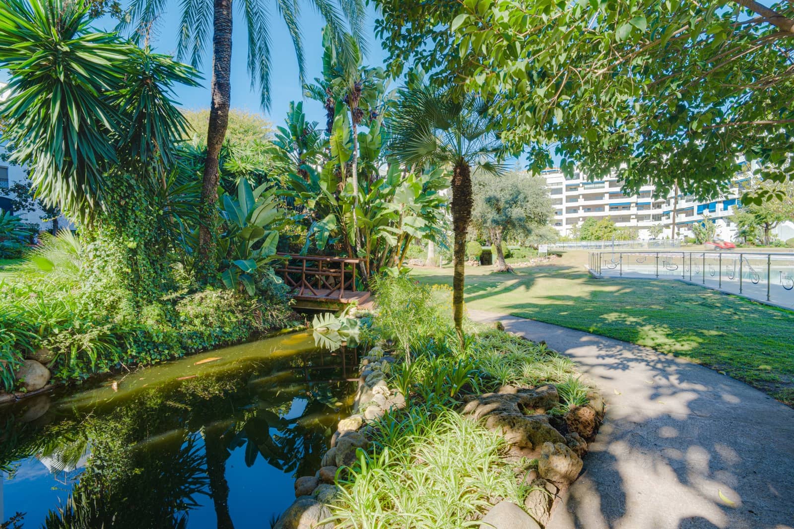 4 soverom Penthouse til salgs i Puerto Banus med svømmebasseng garasje - € 1 100 000 (Ref: 9730650)