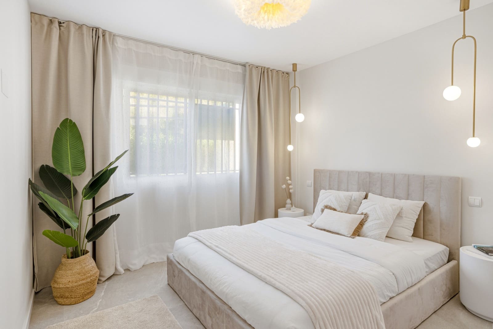 3 bedroom Apartment for sale in La Quinta with pool garage - € 899,000 (Ref: 9730651)