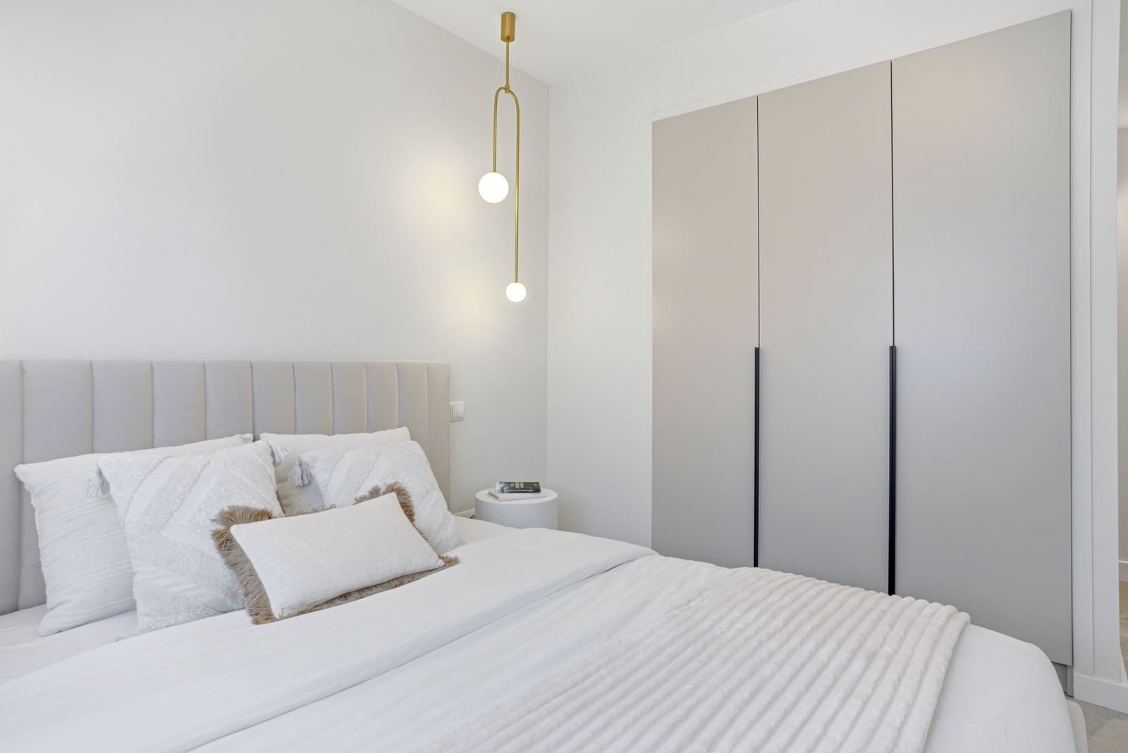 3 bedroom Apartment for sale in La Quinta with pool garage - € 899,000 (Ref: 9730651)