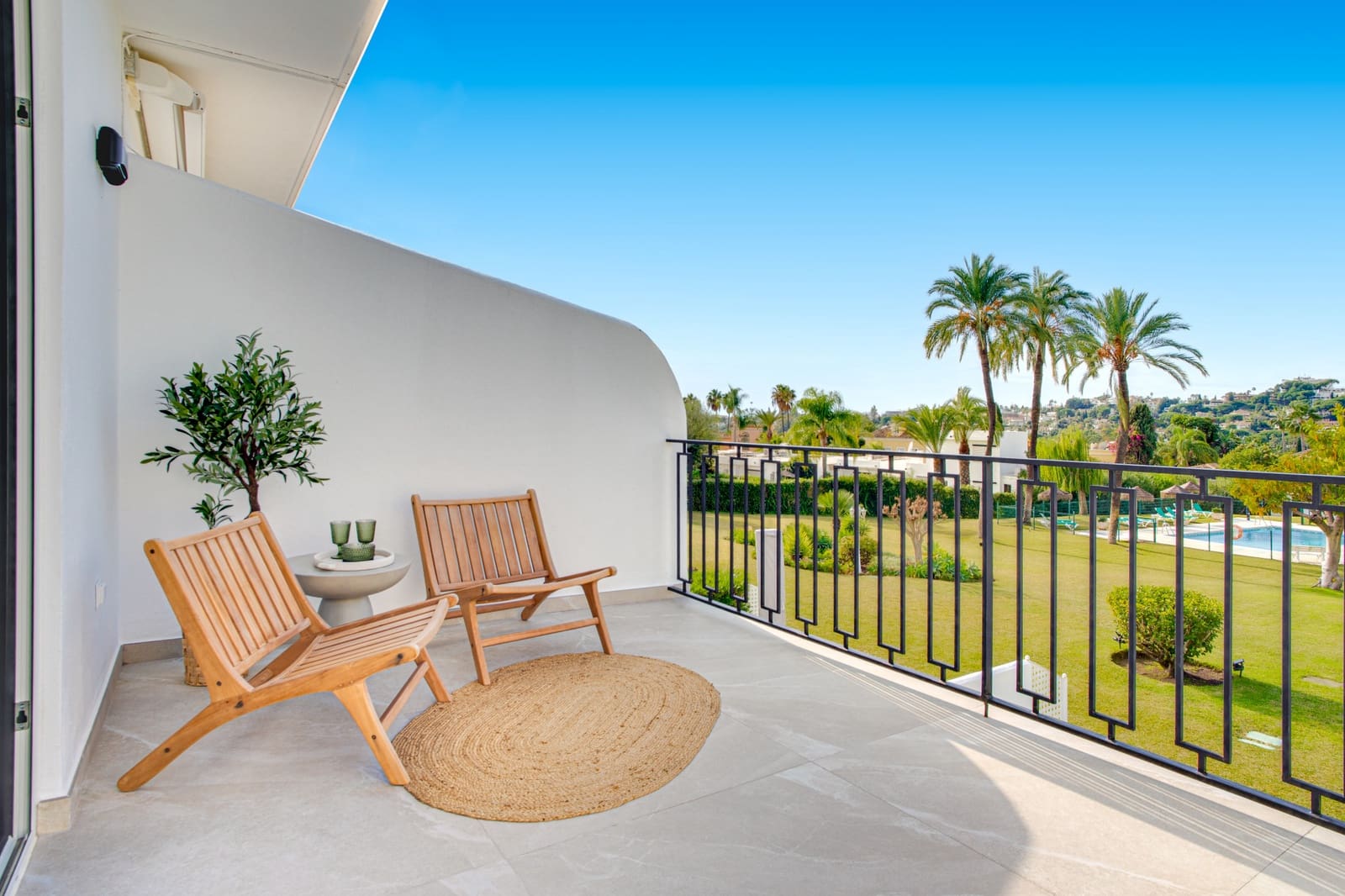 4 sypialnia Dom na sprzedaż w Marbella z basenem garażem - 1 499 000 € (Ref: 9730652)