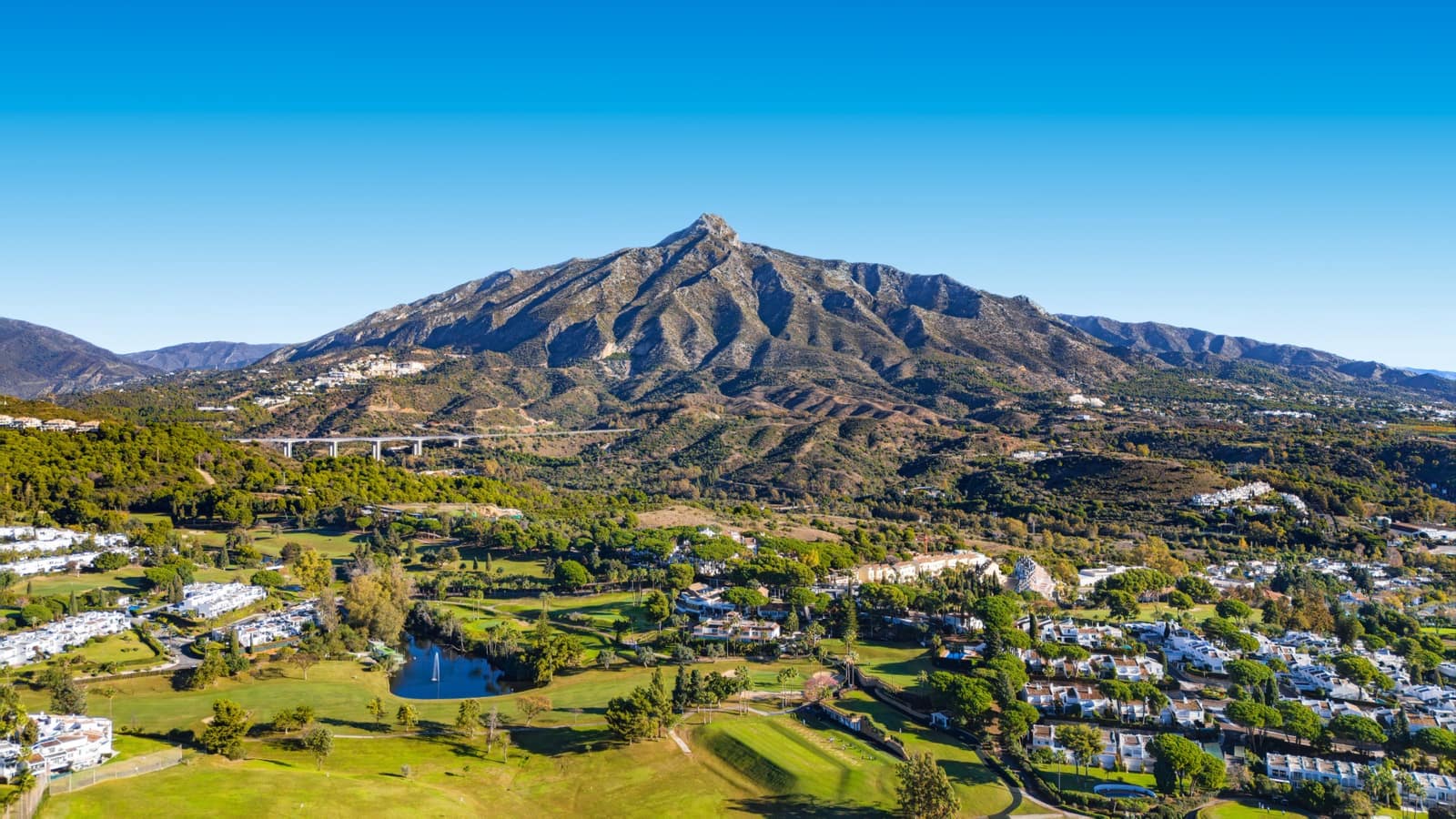 4 sypialnia Dom na sprzedaż w Marbella z basenem garażem - 1 499 000 € (Ref: 9730652)