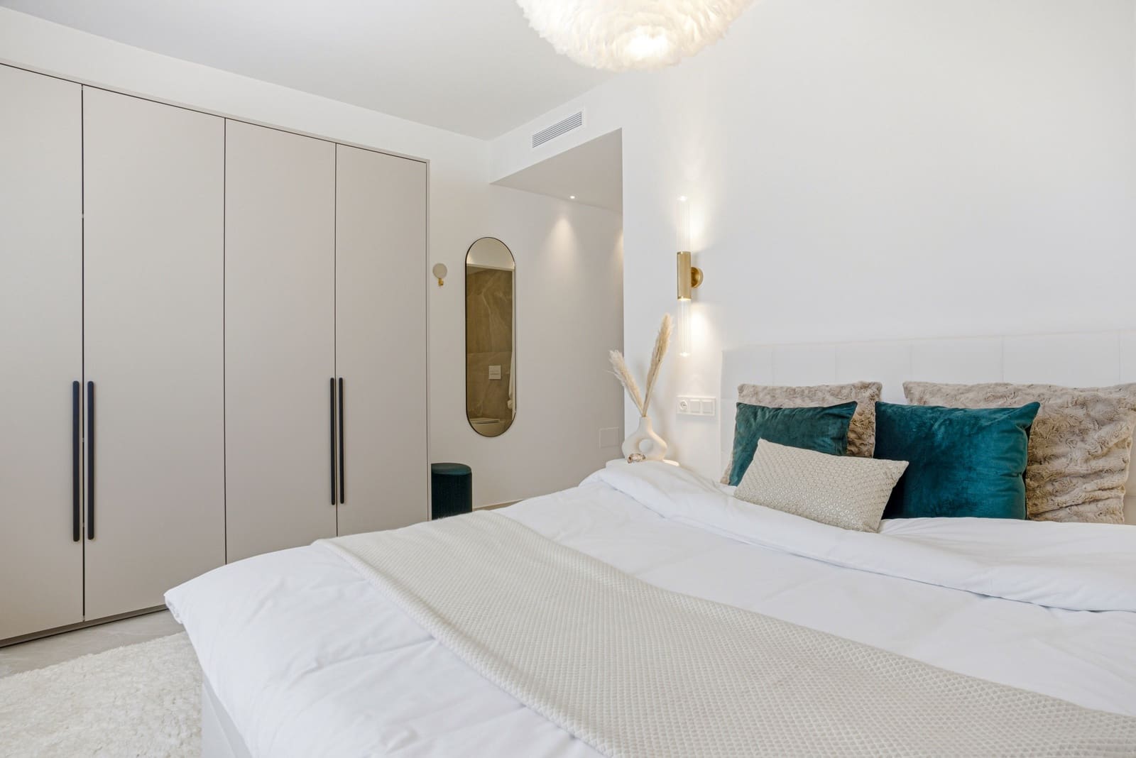 4 sypialnia Dom na sprzedaż w Marbella z basenem garażem - 1 499 000 € (Ref: 9730652)