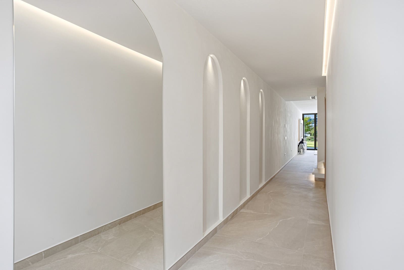 4 sypialnia Dom na sprzedaż w Marbella z basenem garażem - 1 499 000 € (Ref: 9730652)