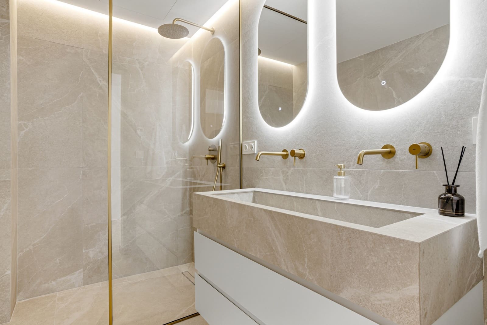 4 sypialnia Dom na sprzedaż w Marbella z basenem garażem - 1 499 000 € (Ref: 9730652)