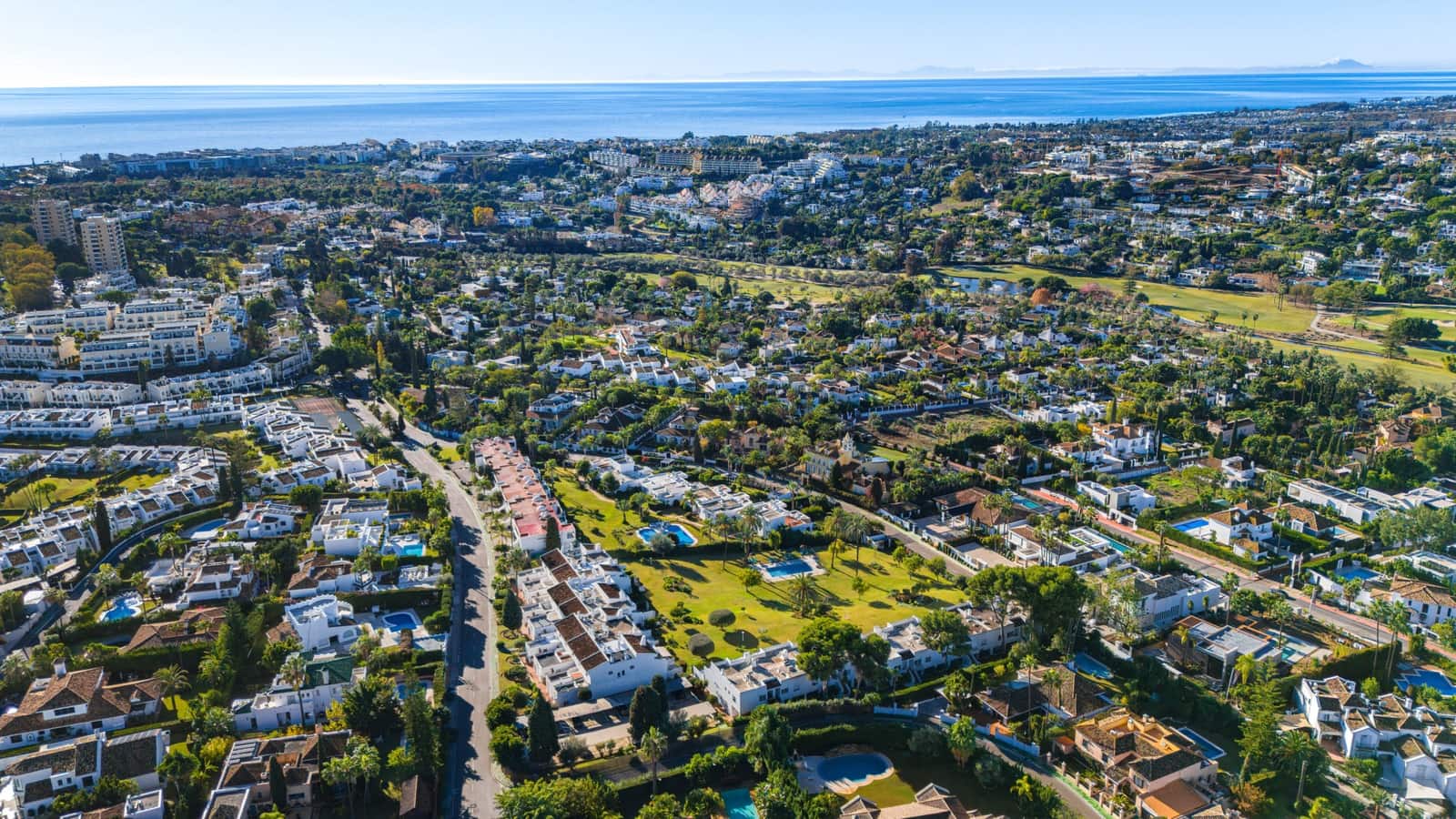 4 sypialnia Dom na sprzedaż w Marbella z basenem garażem - 1 499 000 € (Ref: 9730652)