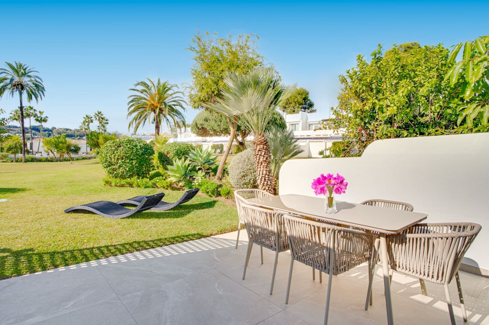 4 sypialnia Dom na sprzedaż w Marbella z basenem garażem - 1 499 000 € (Ref: 9730652)