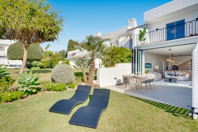 4 soveværelse Byhus til salg i Marbella med swimmingpool garage - € 1.499.000 (Ref: 9730652)