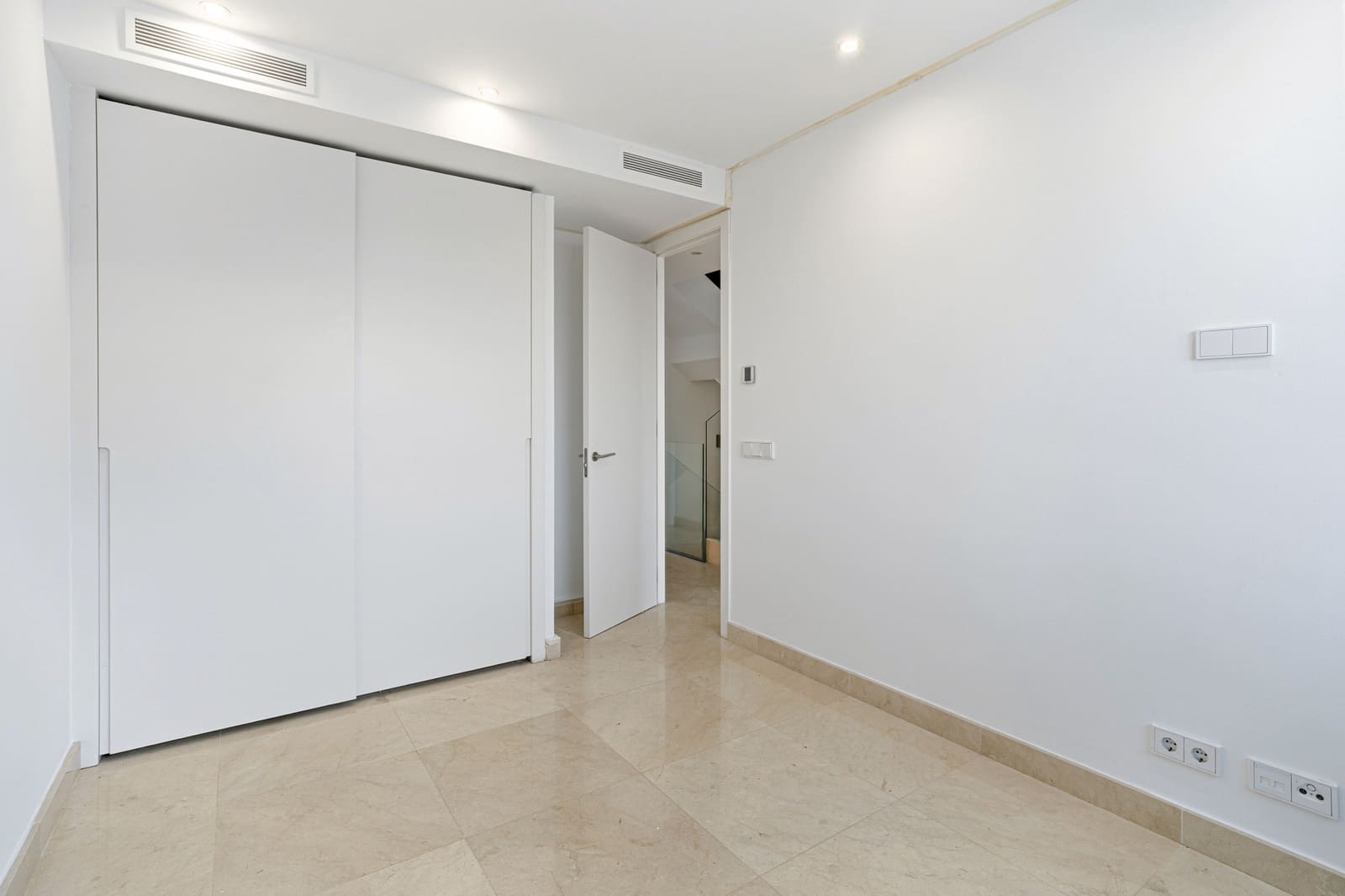 4 bedroom Townhouse for sale in La Cala de Mijas with pool garage - € 1,195,000 (Ref: 9730654)