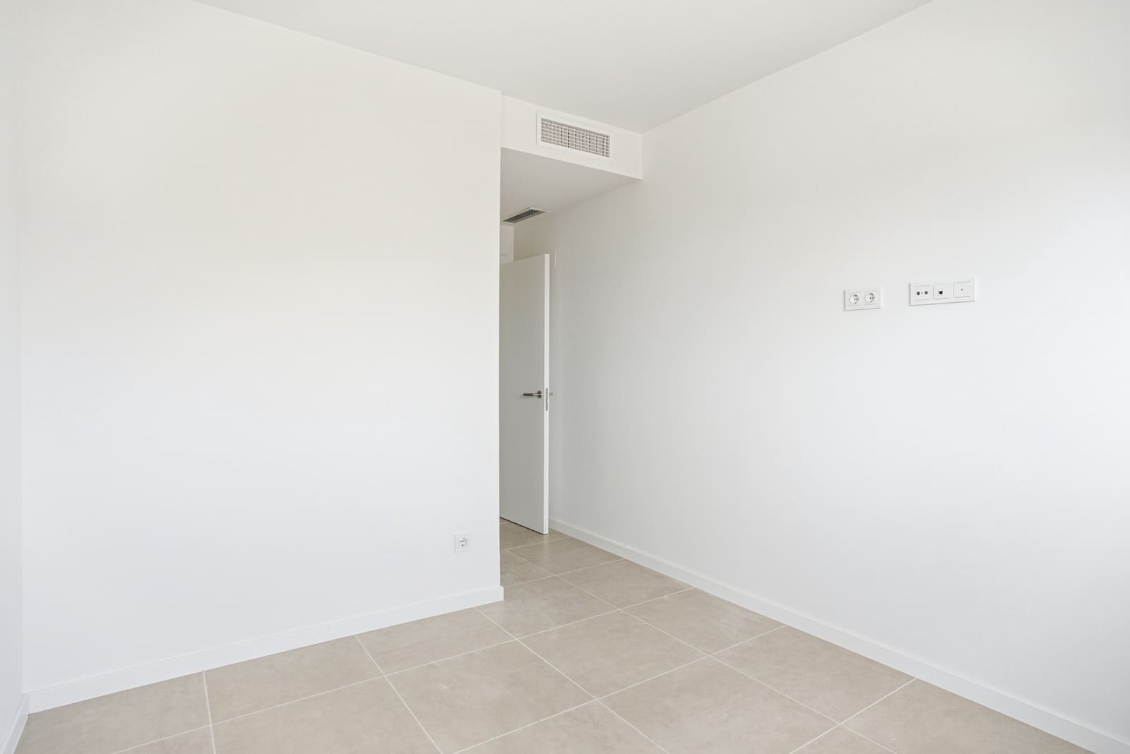 2 bedroom Apartment for sale in New Golden Mile with pool garage - € 439,000 (Ref: 9730655)