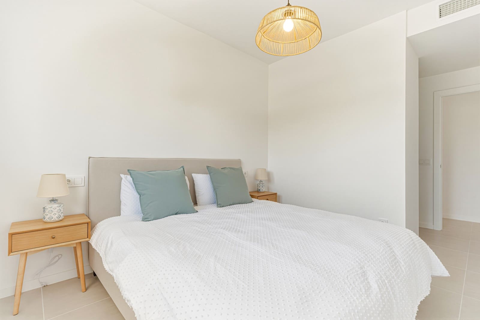 2 soveværelse Lejlighed til salg i Estepona med swimmingpool garage - € 439.000 (Ref: 9730655)