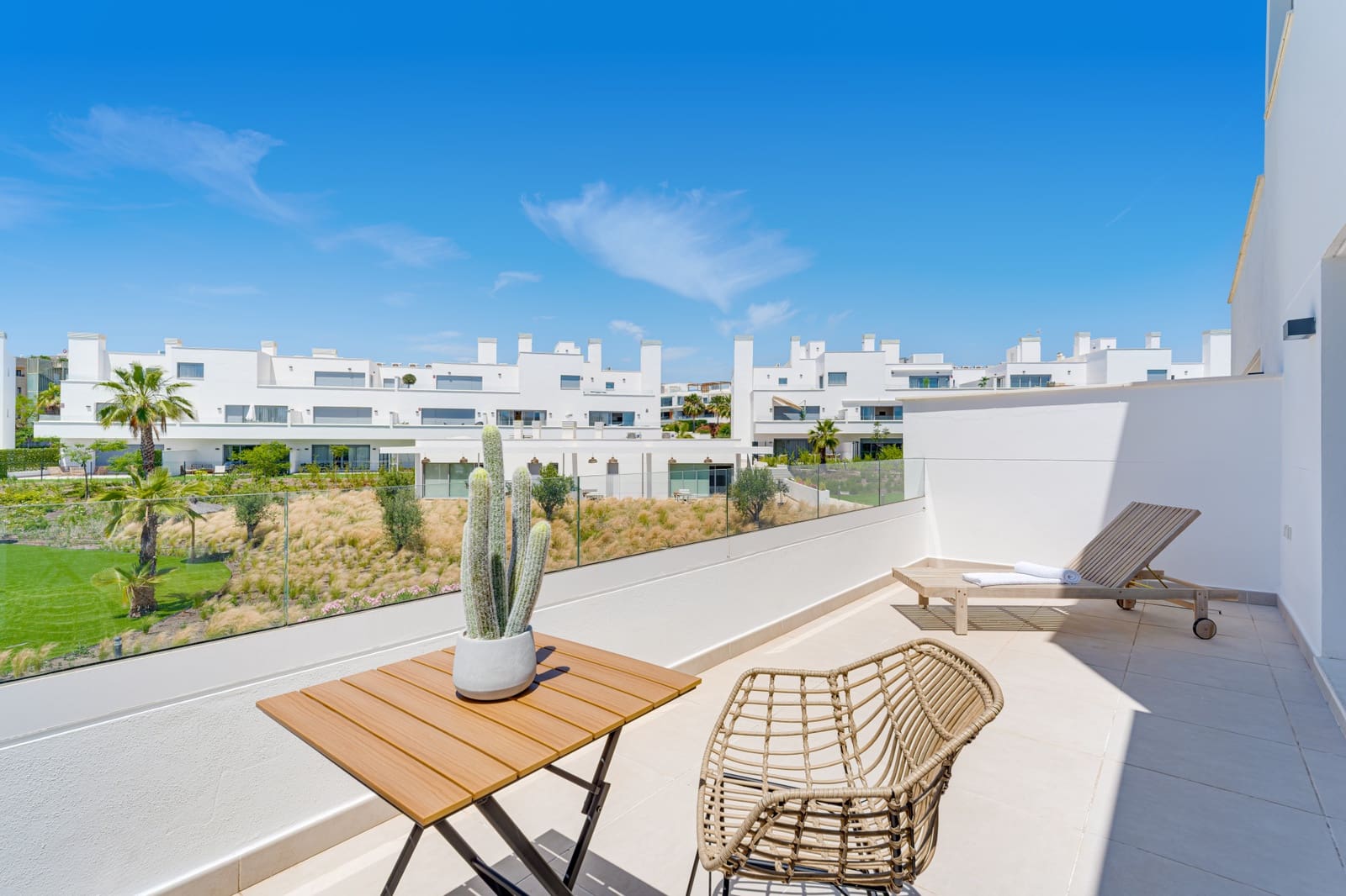 2 soveværelse Lejlighed til salg i Estepona med swimmingpool garage - € 439.000 (Ref: 9730655)