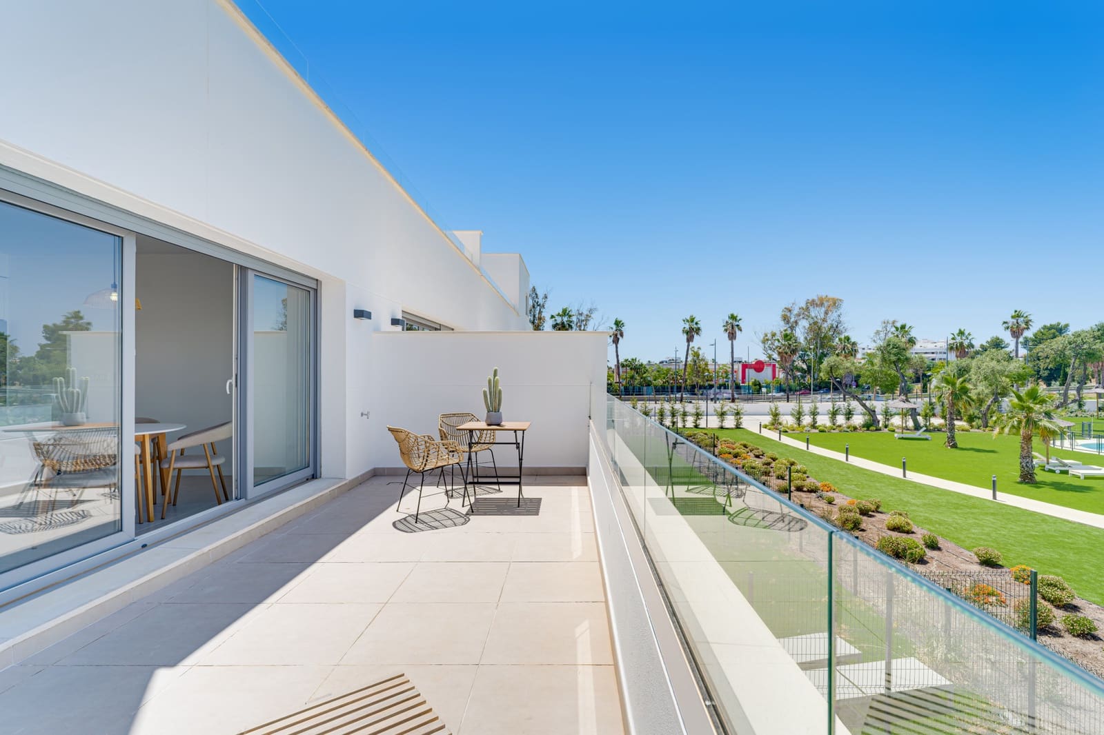 2 soveværelse Lejlighed til salg i Estepona med swimmingpool garage - € 439.000 (Ref: 9730655)