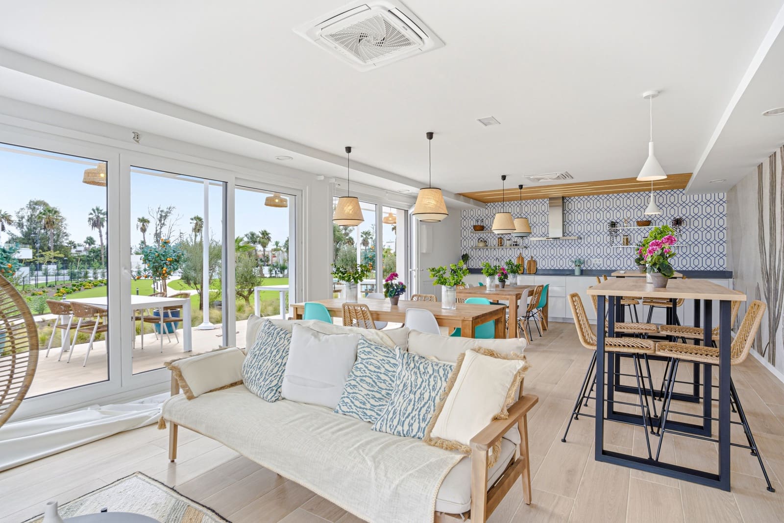 2 soveværelse Lejlighed til salg i Estepona med swimmingpool garage - € 439.000 (Ref: 9730655)