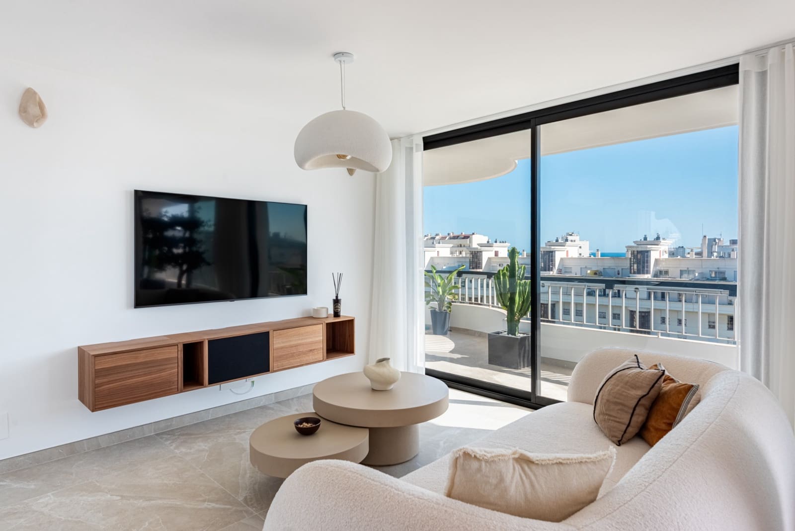 3 bedroom Penthouse for sale in Marbella with garage - € 1,275,000 (Ref: 9730656)