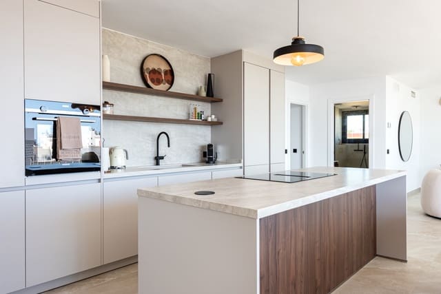 3 bedroom Penthouse for sale in Marbella with garage - € 1,275,000 (Ref: 9730656)