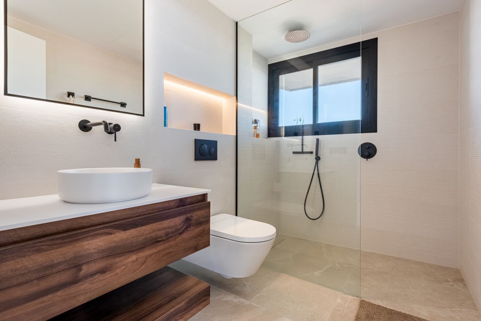 3 bedroom Penthouse for sale in Marbella with garage - € 1,275,000 (Ref: 9730656)