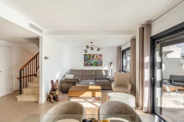 3 soverom Hus til salgs i Estepona med svømmebasseng garasje - € 599 000 (Ref: 9730657)
