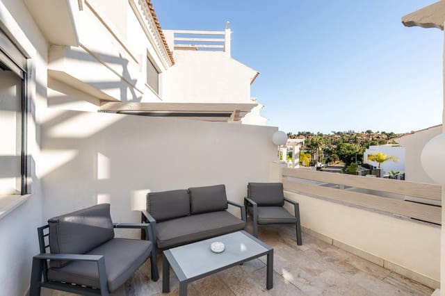 3 soverom Hus til salgs i Estepona med svømmebasseng garasje - € 599 000 (Ref: 9730657)
