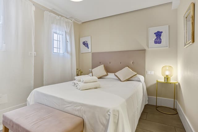 2 soveværelse Lejlighed til salg i Puerto Banus, Marbella - € 635.000 (Ref: 9730658)