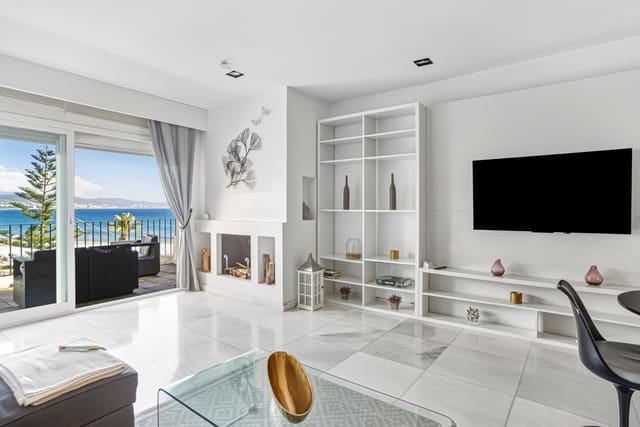 1 bedroom Penthouse for sale in Puerto Banus, Marbella - € 699,000 (Ref: 9730659)