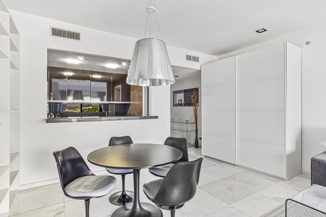 1 soverom Penthouse til salgs i Puerto Banus, Marbella - € 699 000 (Ref: 9730659)