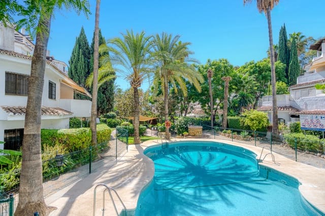 3 makuuhuone Huoneisto myytävänä paikassa Marbella mukana uima-altaan 
autotalli - 585 000 € (Ref: 9730660)