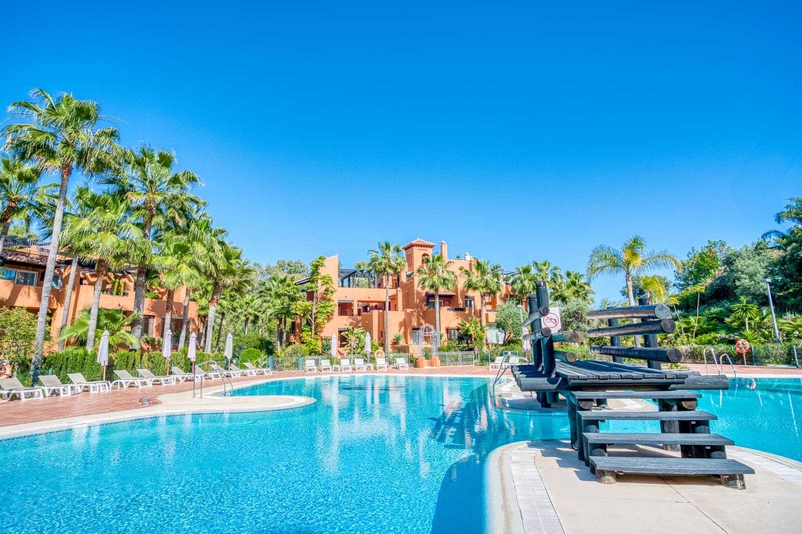2 sypialnia Apartament na sprzedaż w Marbella z basenem garażem - 565 000 € (Ref: 9730662)