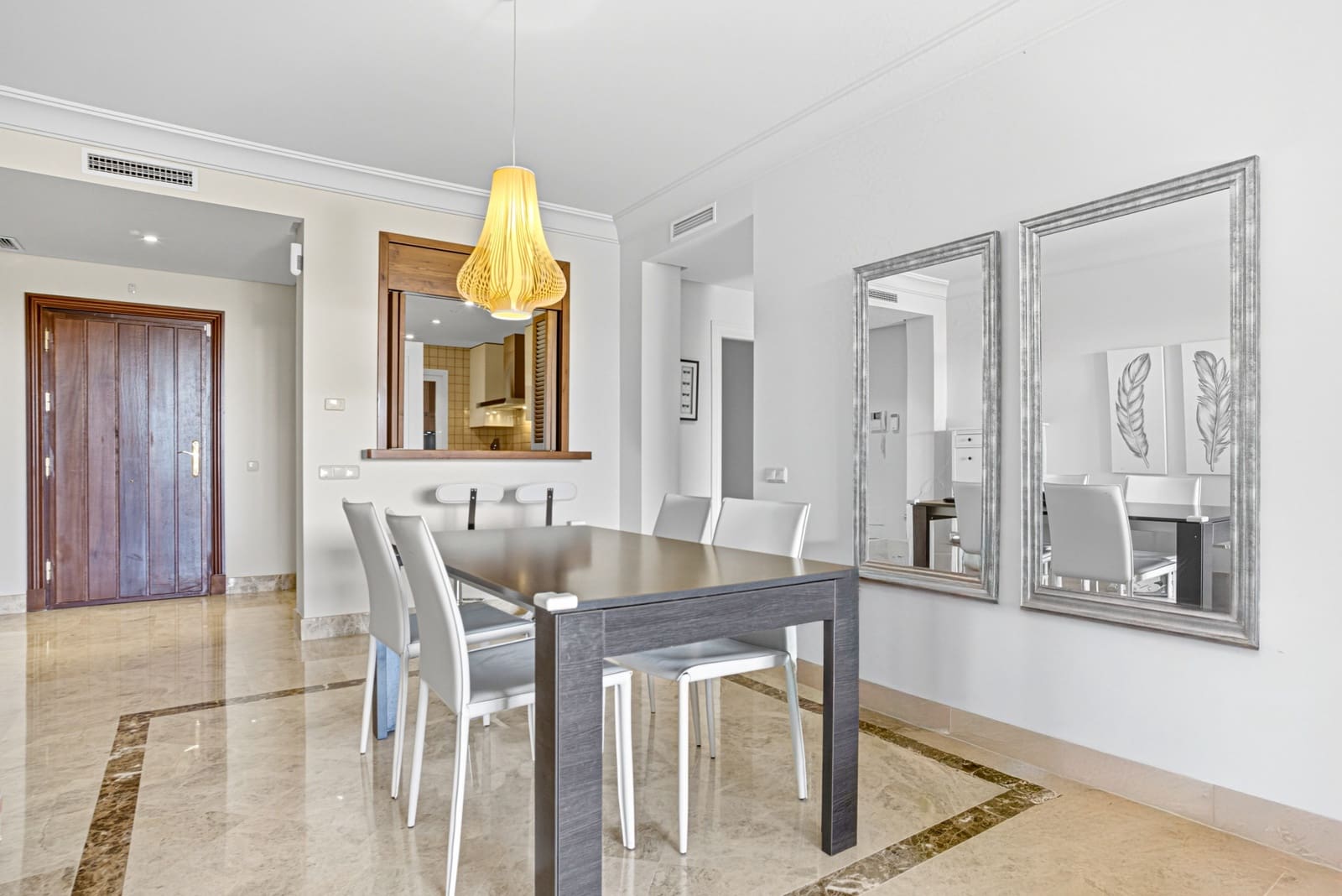2 sypialnia Apartament na sprzedaż w Marbella z basenem garażem - 565 000 € (Ref: 9730662)