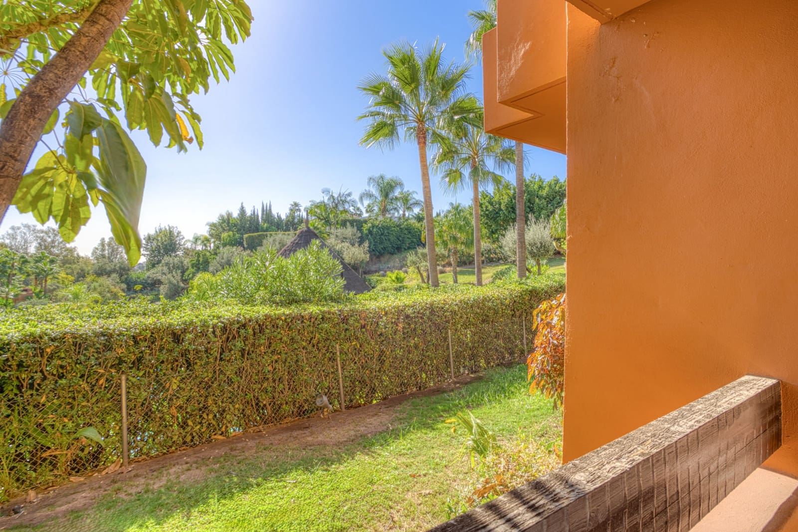 2 sypialnia Apartament na sprzedaż w Marbella z basenem garażem - 565 000 € (Ref: 9730662)