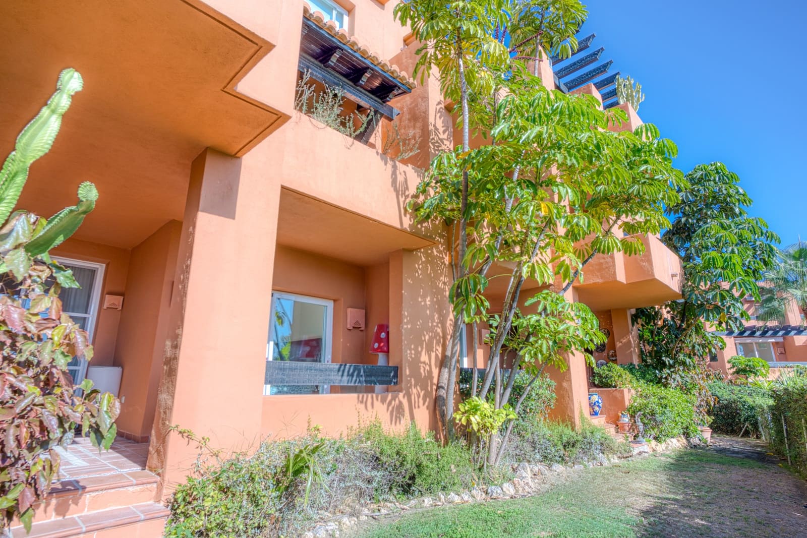 2 sypialnia Apartament na sprzedaż w Marbella z basenem garażem - 565 000 € (Ref: 9730662)
