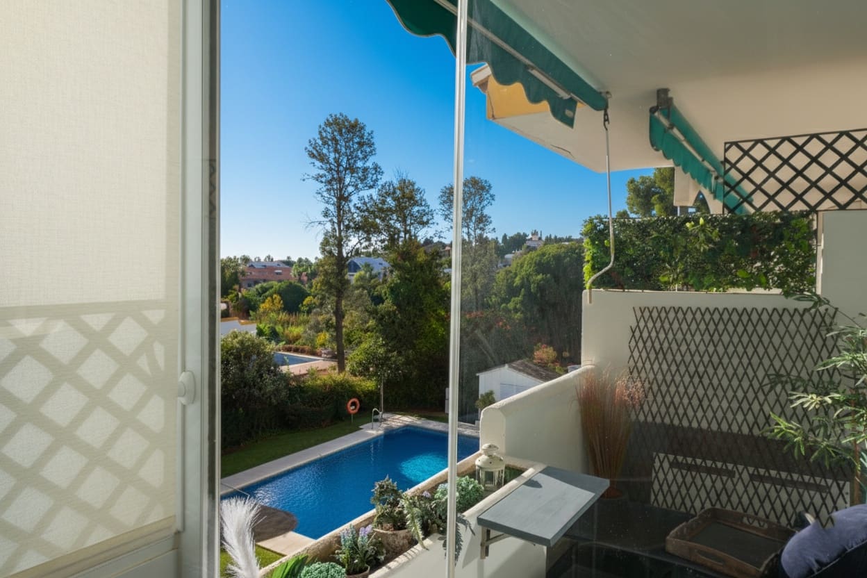 2 bedroom Apartment for sale in Marbella with pool - € 358,000 (Ref: 9730663)