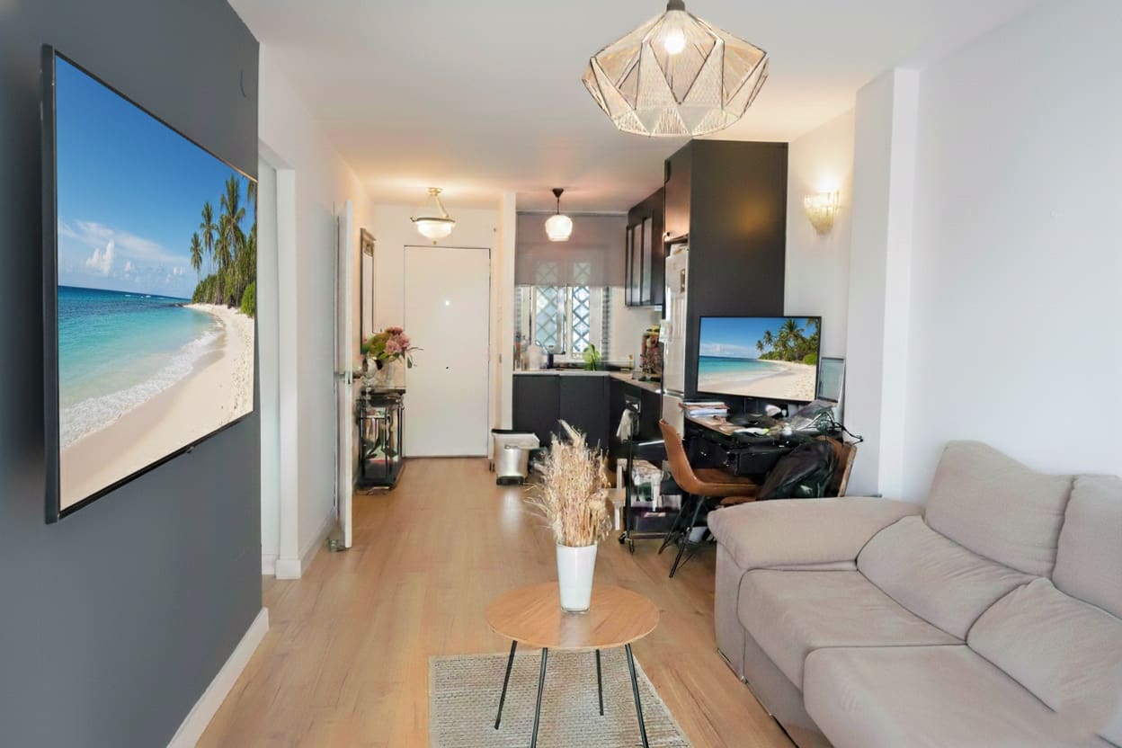 2 bedroom Apartment for sale in Marbella with pool - € 329,000 (Ref: 9730663)