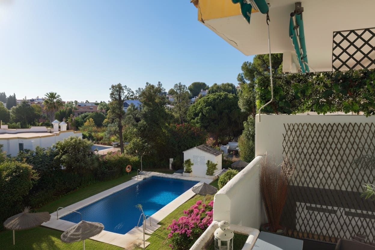 2 bedroom Apartment for sale in Marbella with pool - € 329,000 (Ref: 9730663)