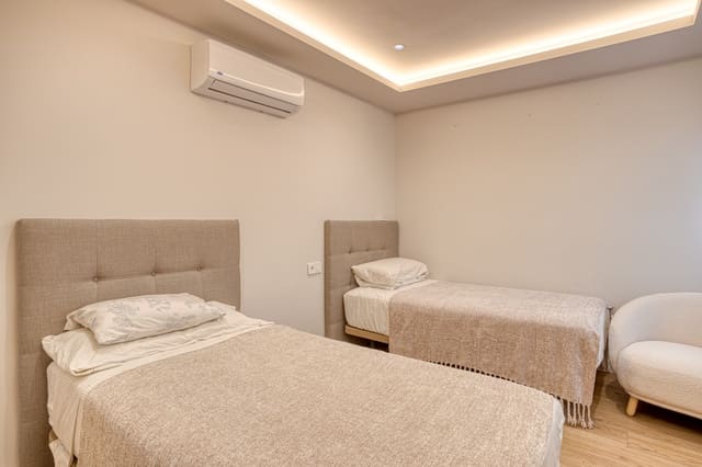 2 quarto Penthouse para venda em Mijas Costa, Mijas com piscina garagem - 950 000 € (Ref: 9730664)
