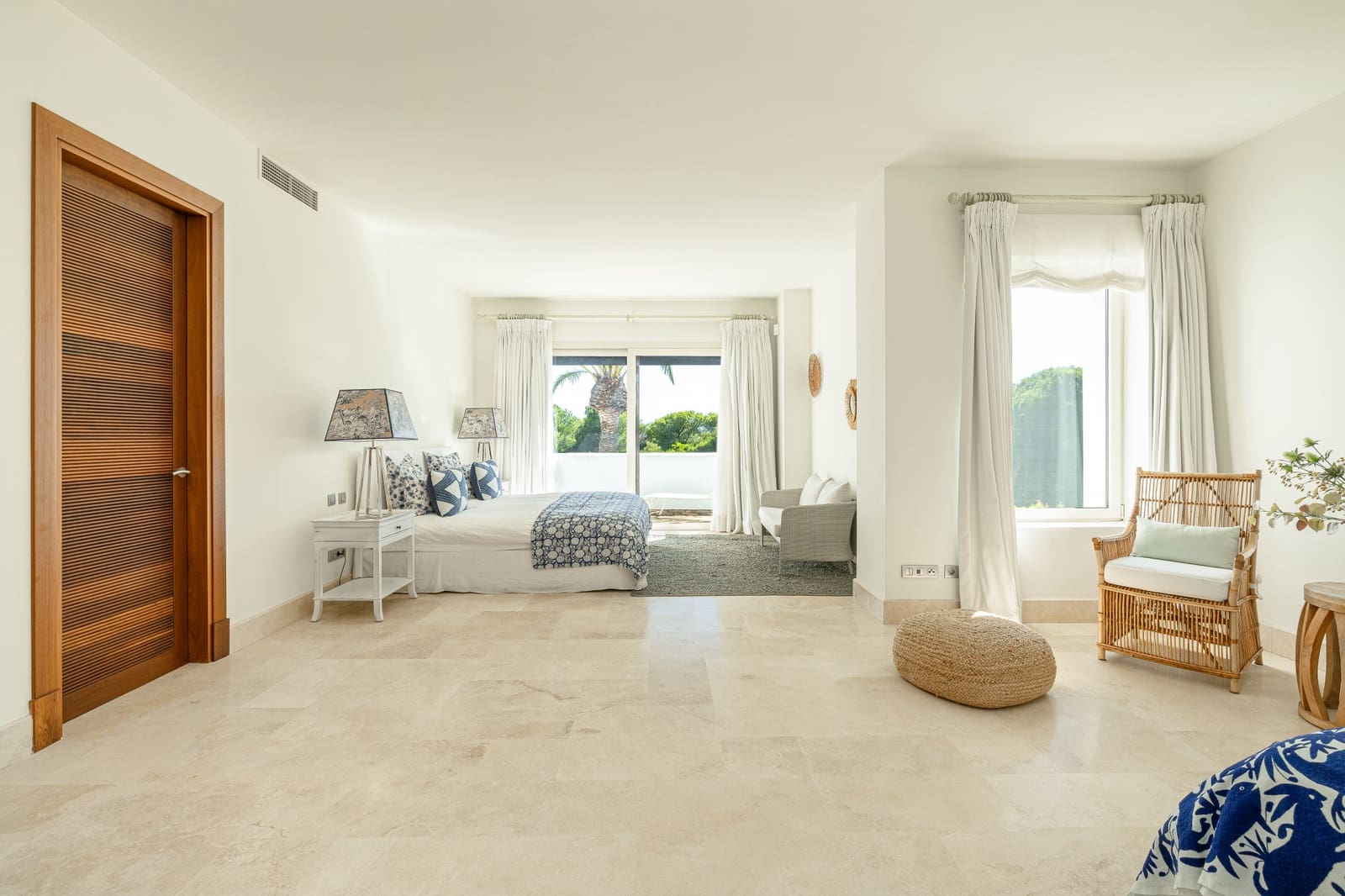 4 bedroom Villa for sale in Casares with pool garage - € 4,200,000 (Ref: 9730665)