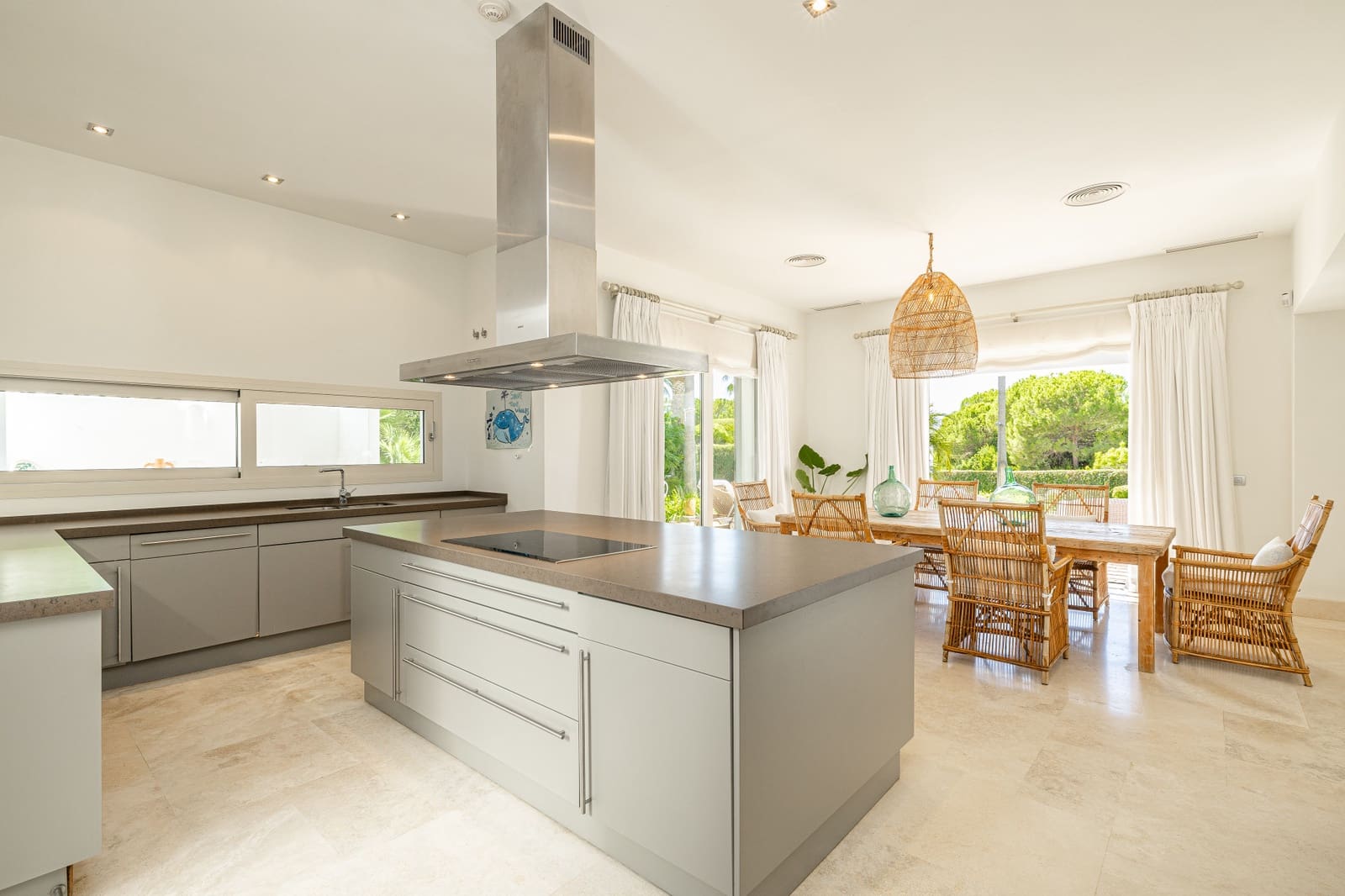 4 bedroom Villa for sale in Casares with pool garage - € 4,200,000 (Ref: 9730665)