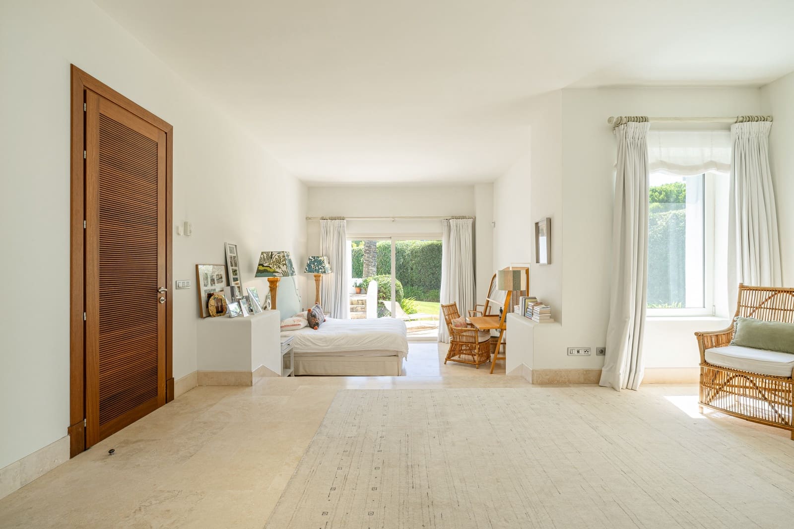 4 bedroom Villa for sale in Casares with pool garage - € 4,200,000 (Ref: 9730665)