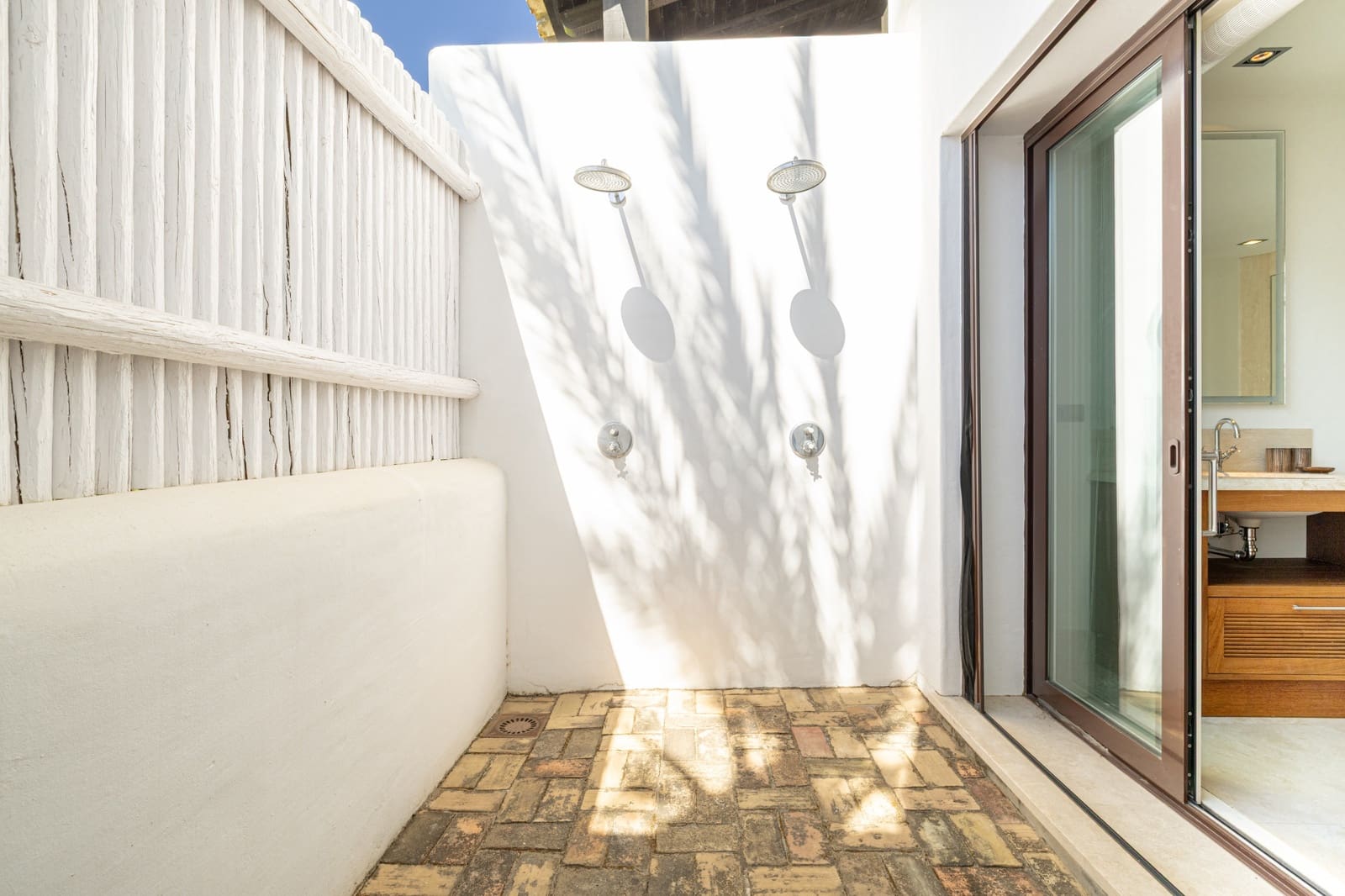 4 bedroom Villa for sale in Casares with pool garage - € 4,200,000 (Ref: 9730665)