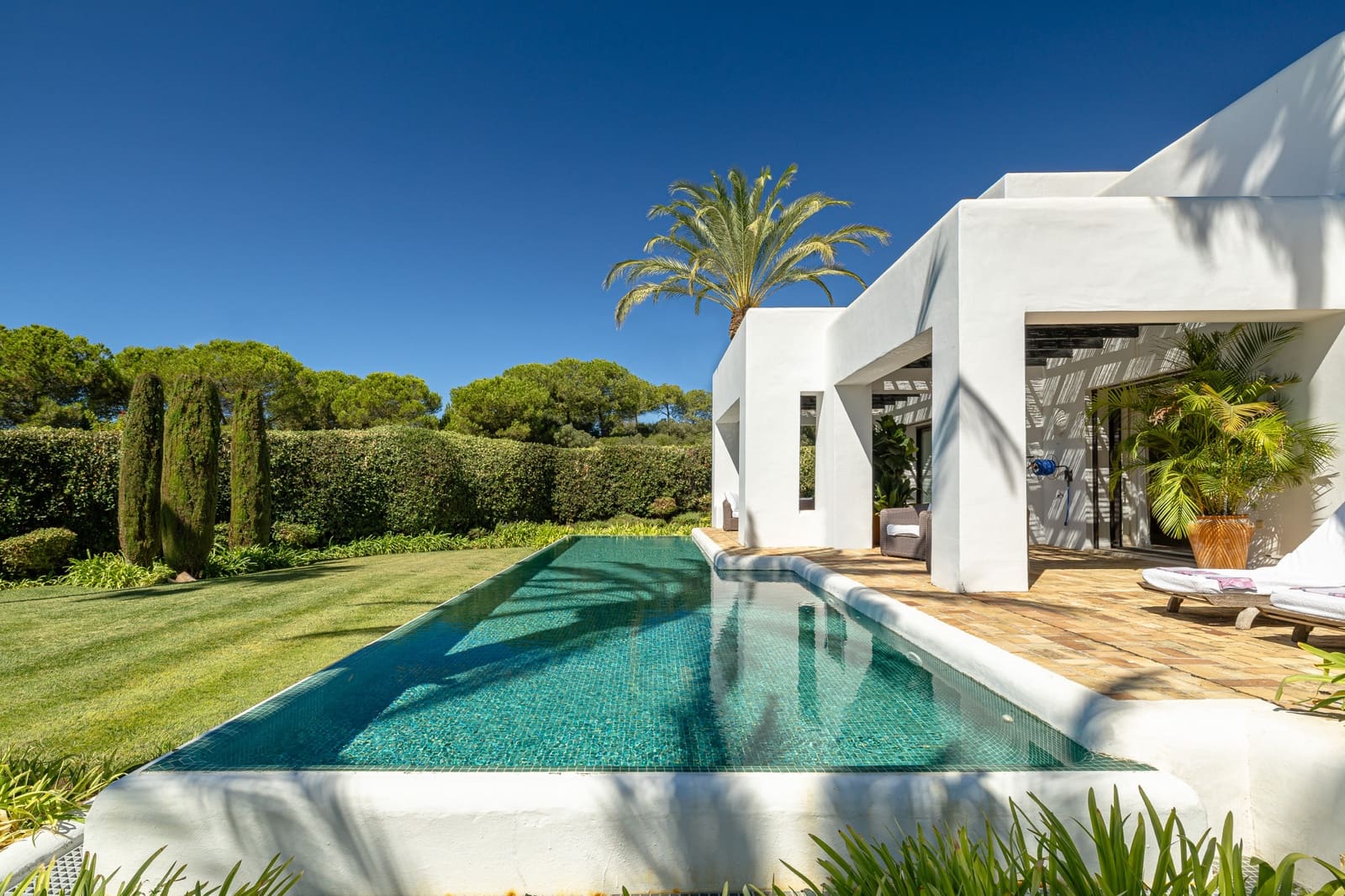 4 bedroom Villa for sale in Casares with pool garage - € 4,200,000 (Ref: 9730665)