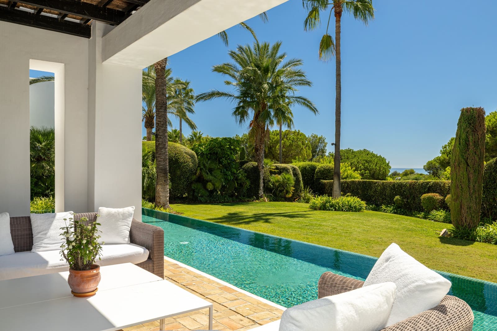 4 bedroom Villa for sale in Casares with pool garage - € 4,200,000 (Ref: 9730665)