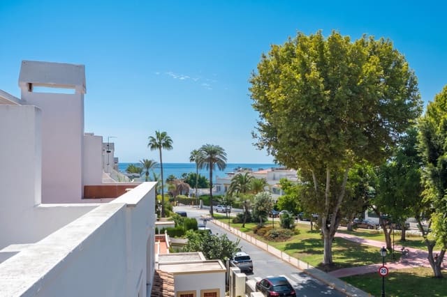 5 bedroom Townhouse for sale in Marbella with pool garage - € 2,190,000 (Ref: 9730666)