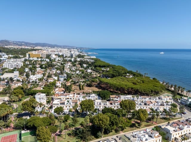 5 soveværelse Byhus til salg i Marbella med swimmingpool garage - € 2.190.000 (Ref: 9730666)