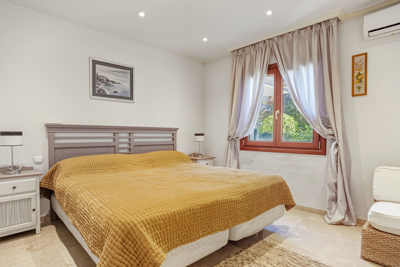 5 bedroom Villa for sale in New Golden Mile with pool garage - € 2,400,000 (Ref: 9730667)