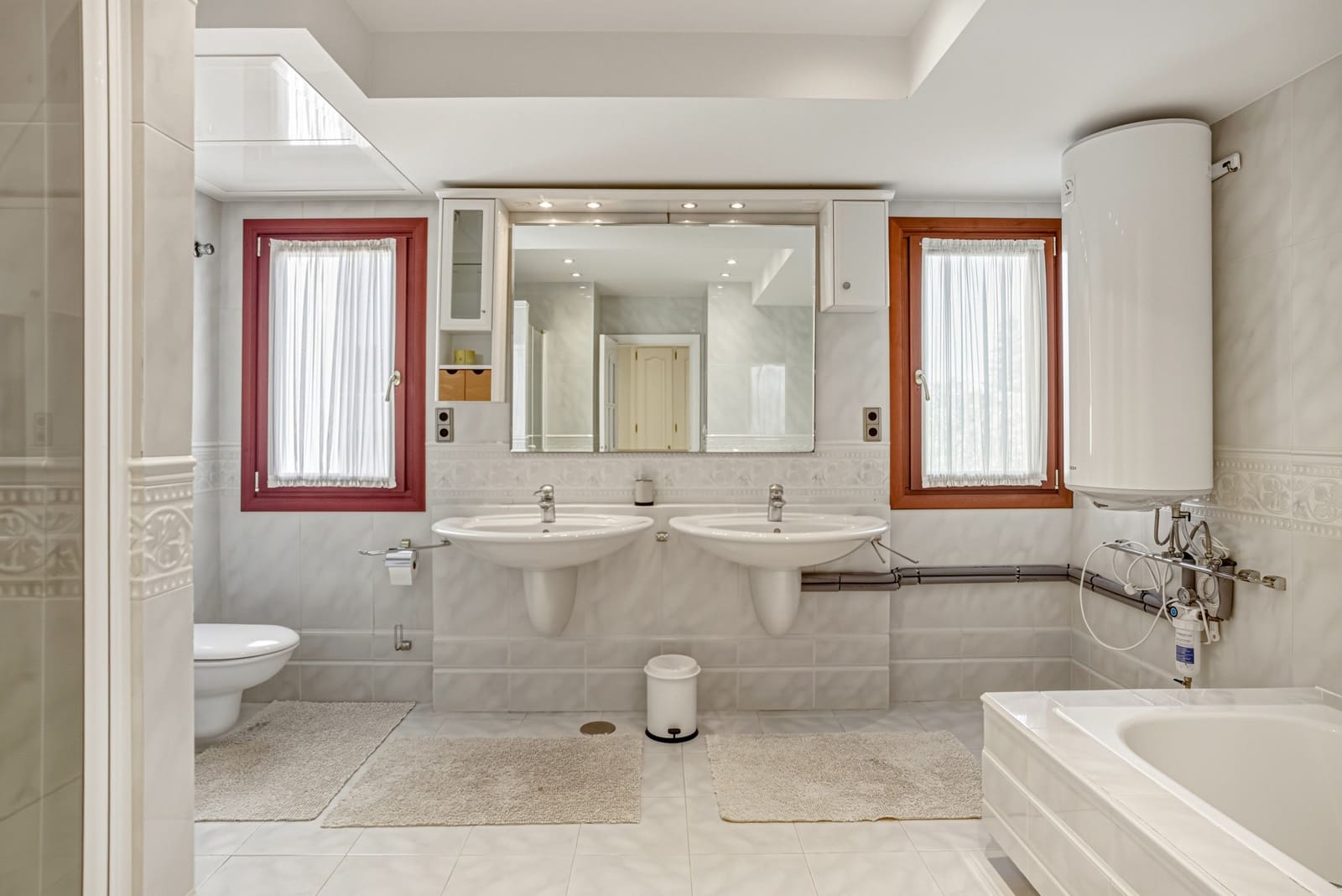 5 bedroom Villa for sale in New Golden Mile with pool garage - € 2,400,000 (Ref: 9730667)