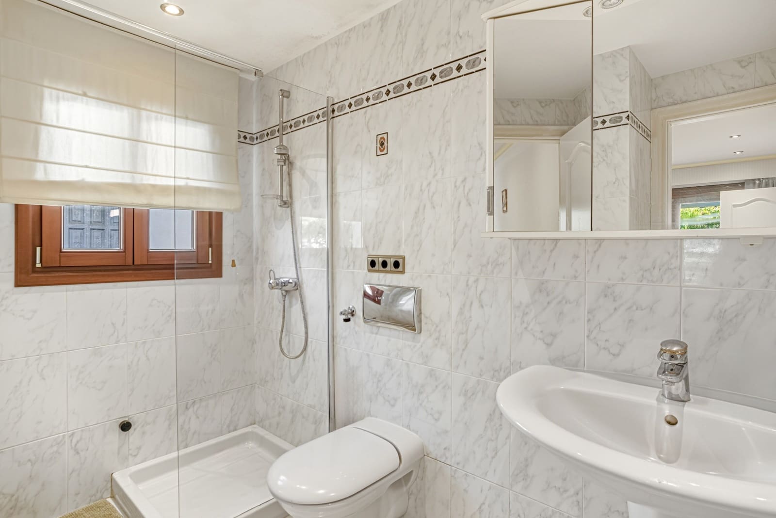 5 bedroom Villa for sale in New Golden Mile with pool garage - € 2,400,000 (Ref: 9730667)