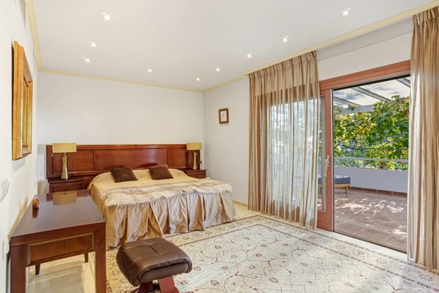 5 sovrum Villa till salu i New Golden Mile, Estepona med pool garage - 2 400 000 € (Ref: 9730667)