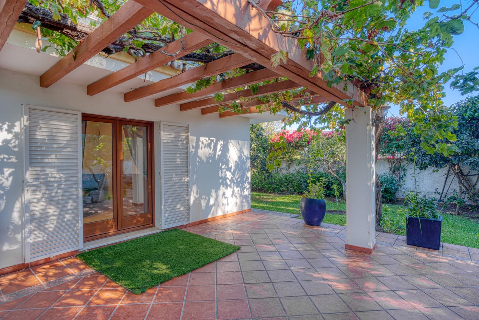 5 bedroom Villa for sale in New Golden Mile with pool garage - € 2,400,000 (Ref: 9730667)