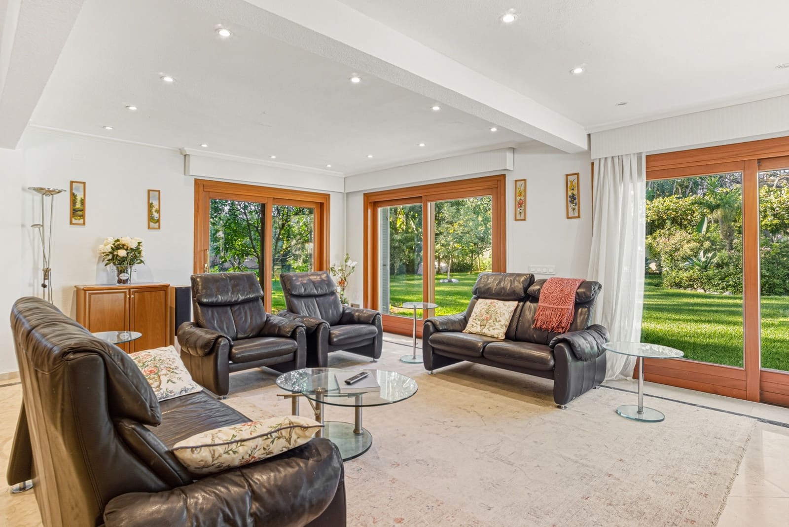 5 bedroom Villa for sale in New Golden Mile with pool garage - € 2,400,000 (Ref: 9730667)