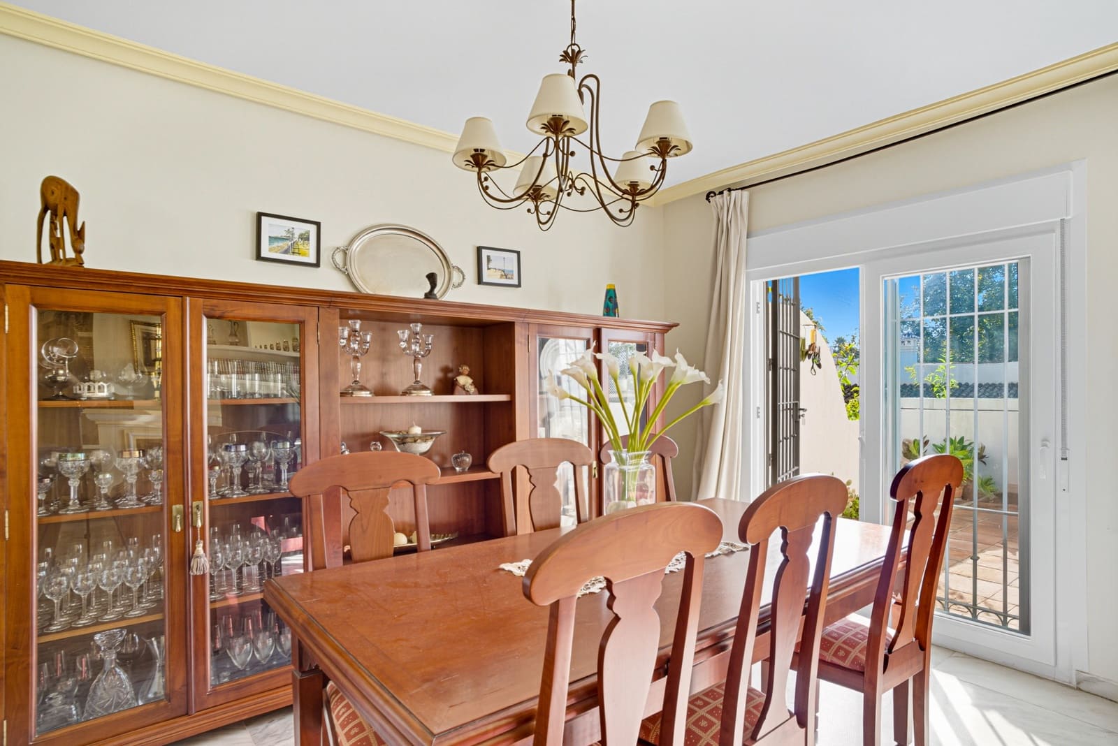 3 bedroom Townhouse for sale in Marbella with pool garage - € 845,000 (Ref: 9730668)