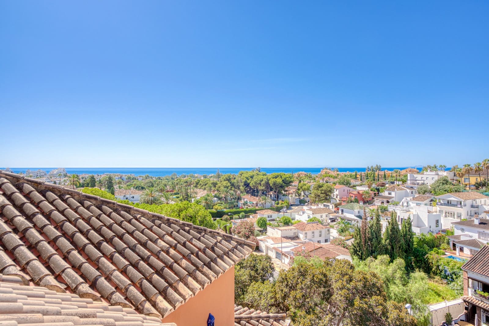 3 bedroom Apartment for sale in Marbella with pool garage - € 1,100,000 (Ref: 9730671)
